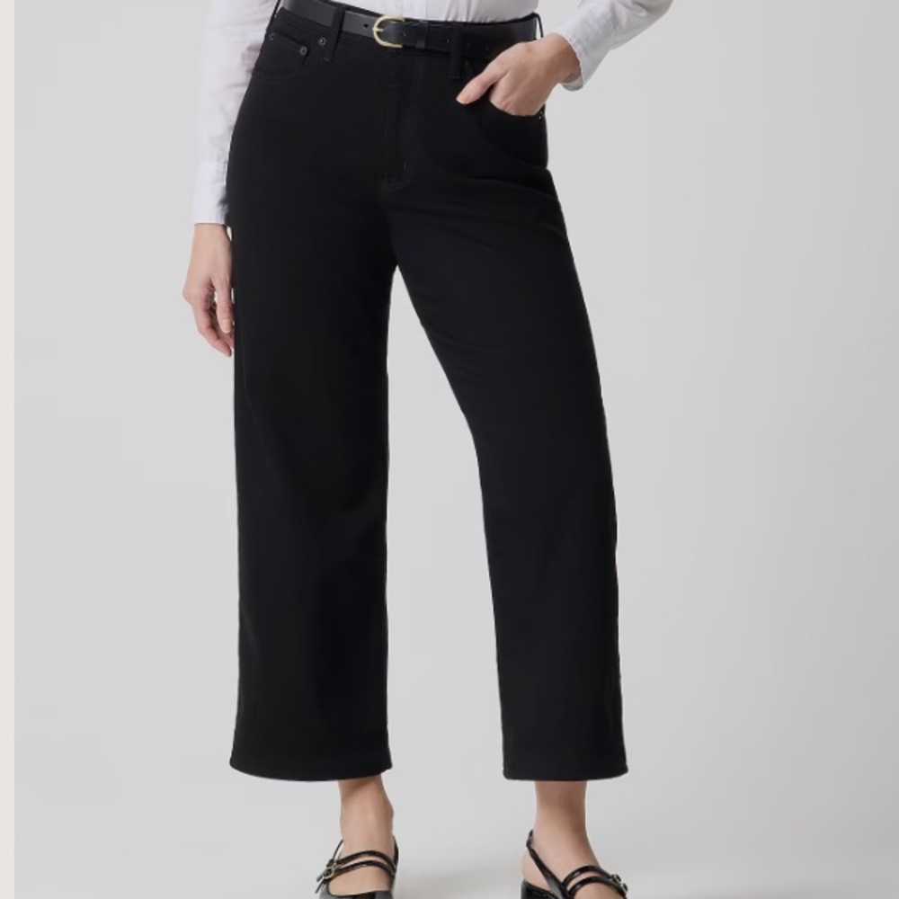 J.Crew Petite curvy mid-rise flare crop jean in signature‎ stretch Black Size 32